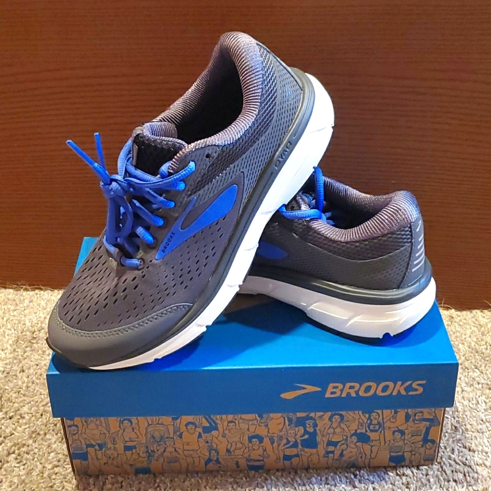 New in box Brooks running shoes 7 / sneakers